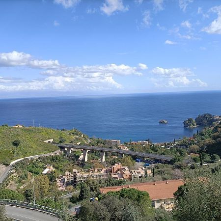 Al Bajah Loft Monovano Con Requisiti Hotel Taormina Buitenkant foto