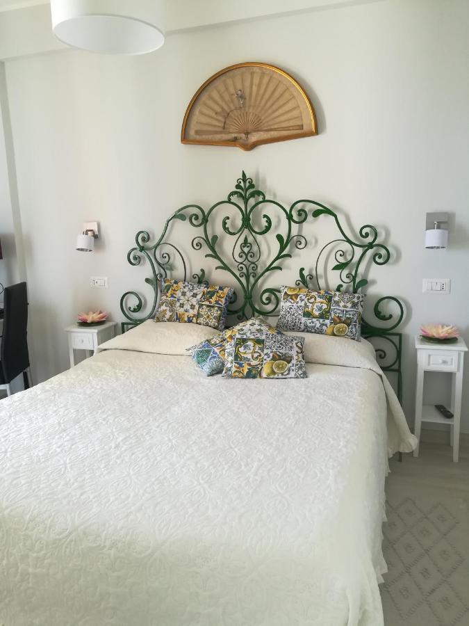 Al Bajah Loft Monovano Con Requisiti Hotel Taormina Buitenkant foto