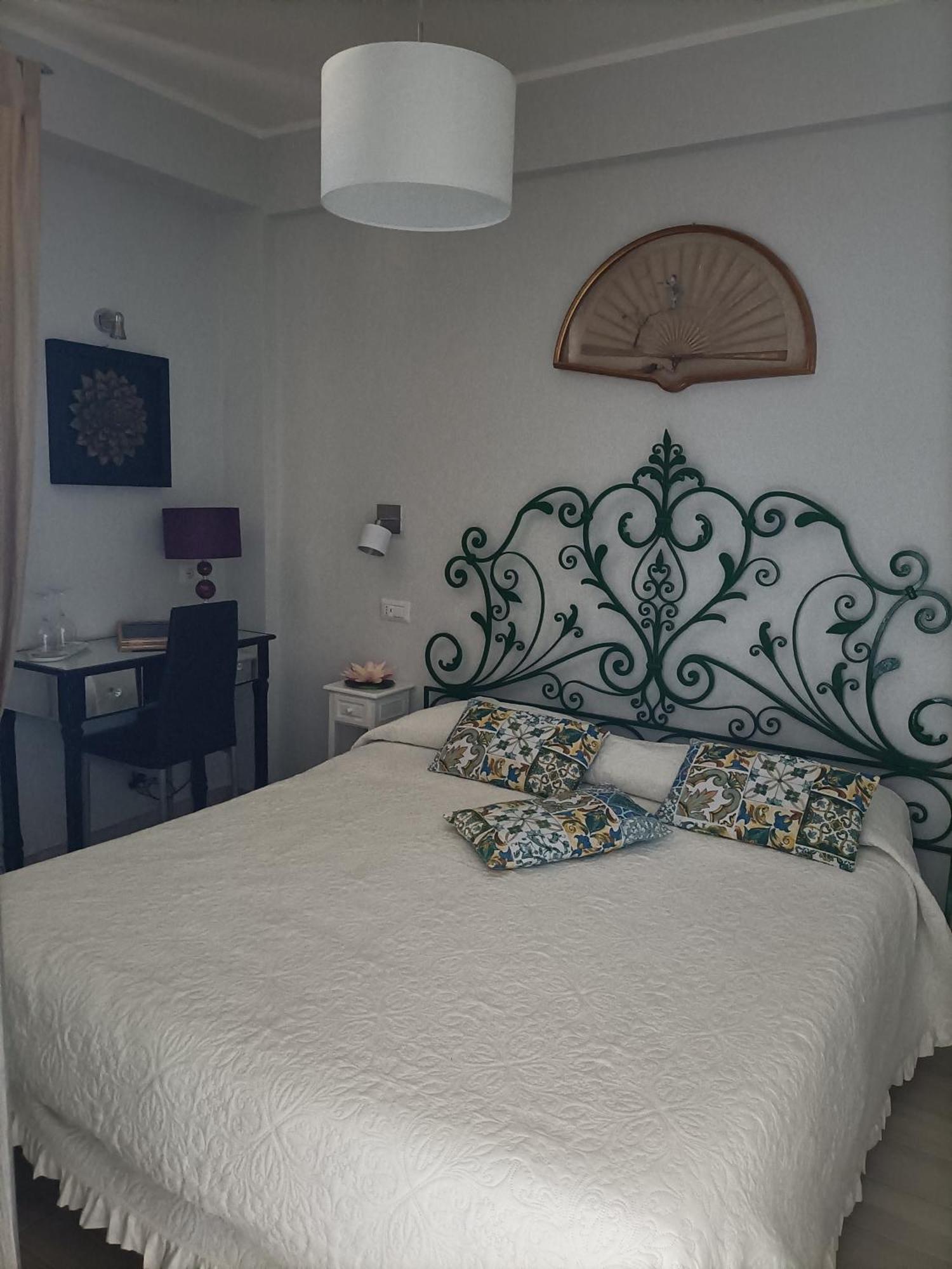 Al Bajah Loft Monovano Con Requisiti Hotel Taormina Kamer foto